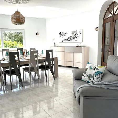 Grande Lorida Villa *