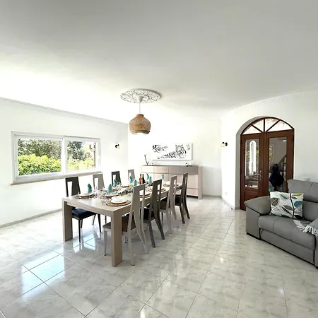 Villa Grande Lorida